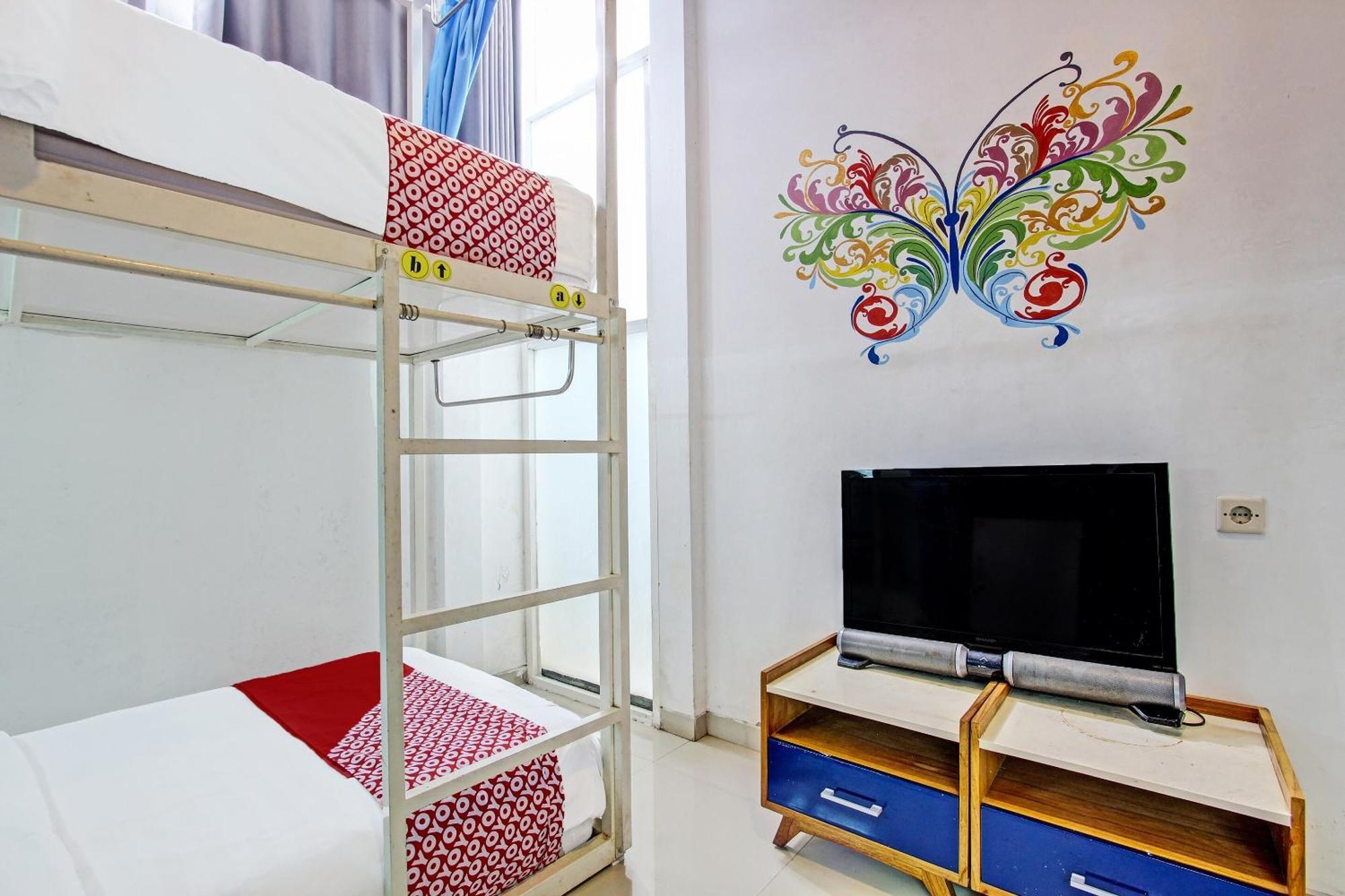 Oyo 91952 Oase Hostel Yogyakarta Exteriör bild
